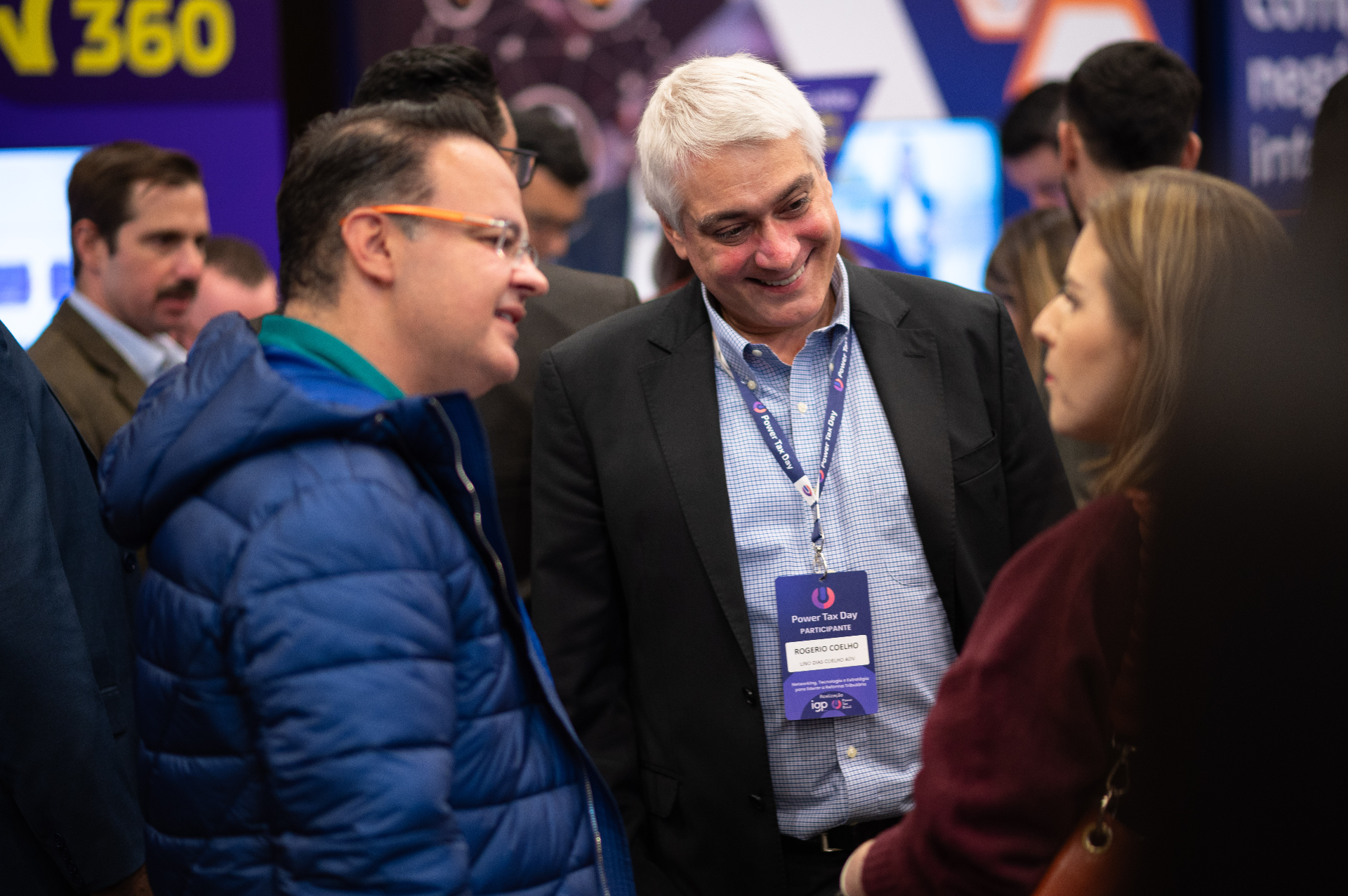 Executivos em networking no Power Tax Brasil